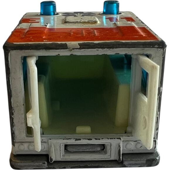 Vintage 1972 Matchbox Ambulance No. 54, Die-Cast Metal, Made in China - Picture 7 of 9
